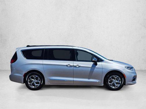 Silver Mist Clearcoat 2023 Chrysler Pacifica Limited