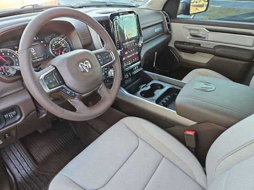 Diamond Black Crystal Pearlcoat 2027 RAM 1500 Laramie