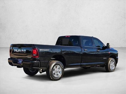 2025 RAM 3500 Big Horn Crew Cab 4x4 8' Box
