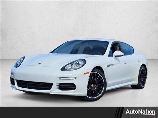 2014 Porsche Panamera 4