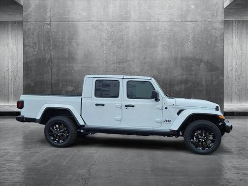 2025 Jeep Gladiator Nighthawk