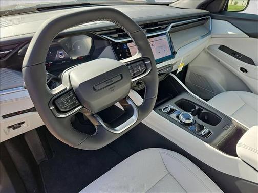 Diamond Black Crystal Pearlcoat 2026 Jeep Cherokee Limited