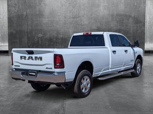 2025 RAM 2500 Big Horn Crew Cab 4x4 8' Box