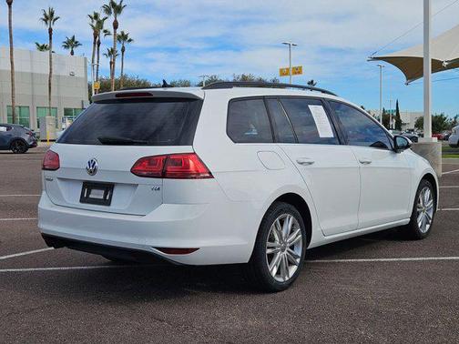 2015 Volkswagen Golf SportWagen TDI SE 4-Door