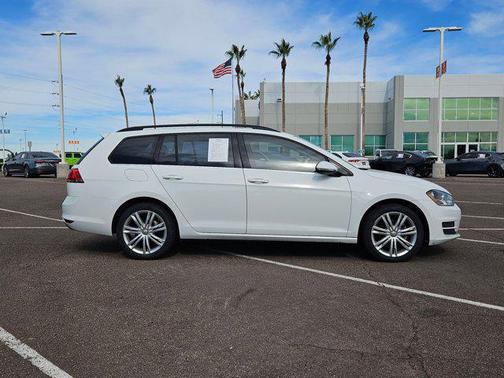 2015 Volkswagen Golf SportWagen TDI SE 4-Door