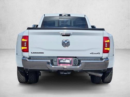 2021 RAM 3500 Laramie Crew Cab 4x4 8' Box