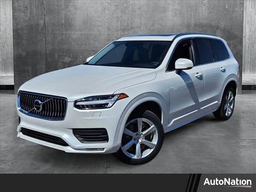 2022 Volvo XC90 T5 Momentum
