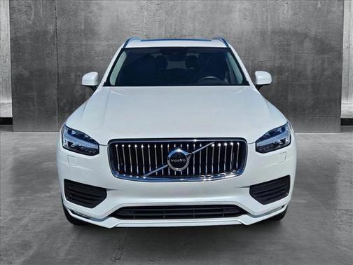 2022 Volvo XC90 T5 Momentum