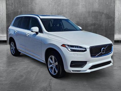 2022 Volvo XC90 T5 Momentum