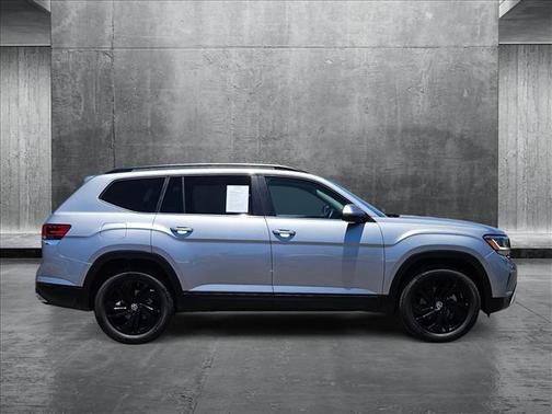 2022 Volkswagen Atlas 2.0T SE w/Technology 4MOTION