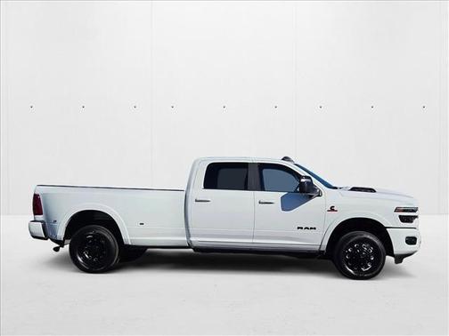 2025 RAM 3500 Limited Crew Cab 4x4 8' Box