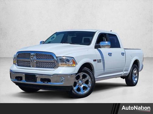 Bright White Clearcoat 2018 RAM 1500 Laramie