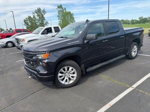 Dark Ash Metallic 2022 Chevrolet Silverado 1500 Custom