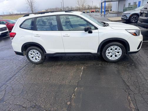 Crystal White Pearl 2019 Subaru Forester Base