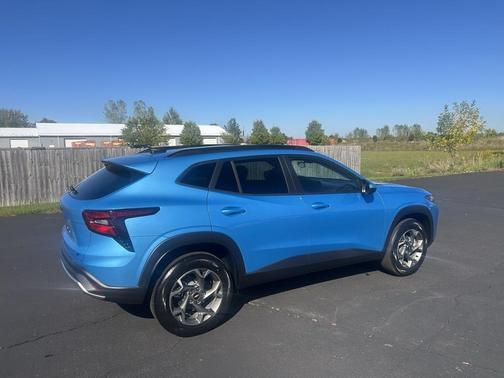 2025 Chevrolet Trax LT