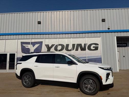 Summit White 2026 Chevrolet Traverse LT