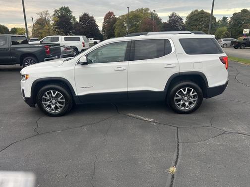 2023 GMC Acadia AWD SLT