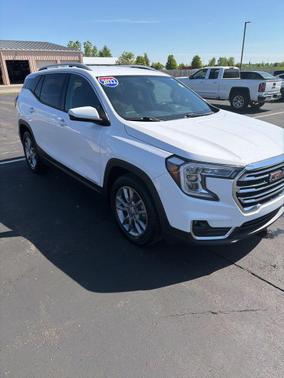 Summit White 2022 GMC Terrain SLT