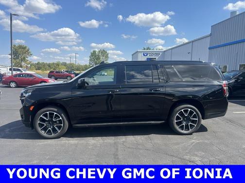 2023 Chevrolet Suburban RST