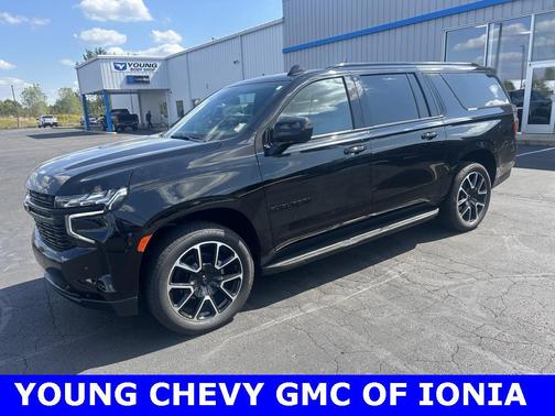 2023 Chevrolet Suburban RST