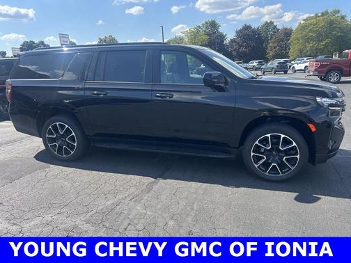 2023 Chevrolet Suburban RST