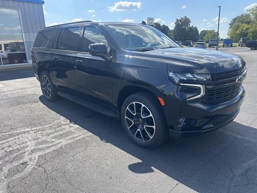 2023 Chevrolet Suburban RST