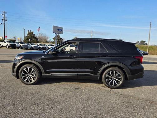 Agate Black Metallic 2026 Ford Explorer ST-Line