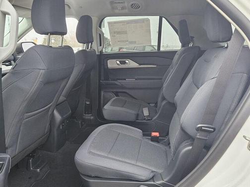 Star White Metallic Tri-Coat 2026 Ford Explorer Active