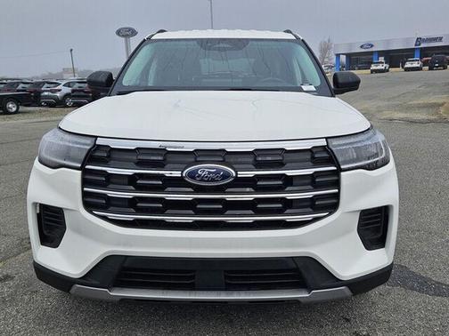 Star White Metallic Tri-Coat 2026 Ford Explorer Active