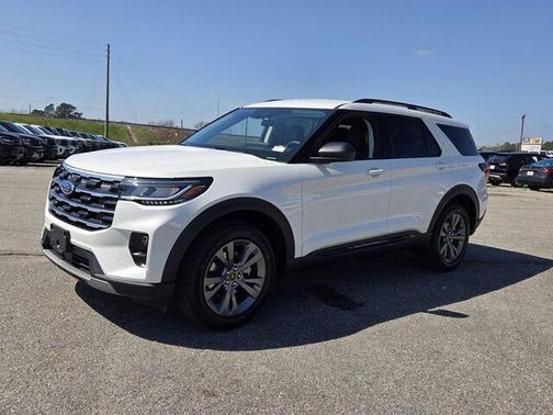 Star White Metallic Tri-Coat 2026 Ford Explorer Active
