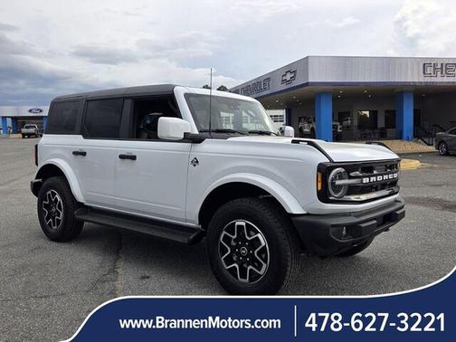 Oxford White 2026 Ford Bronco Outer Banks