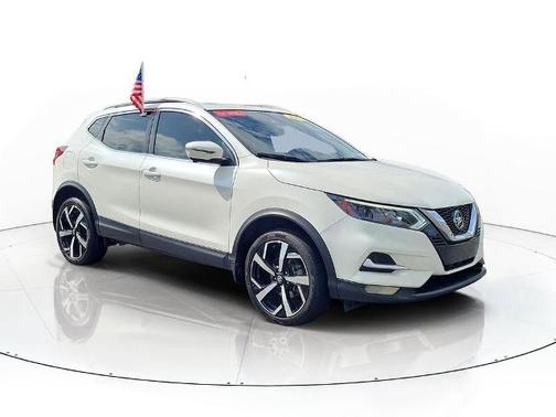 White 2021 Nissan Rogue Sport SL