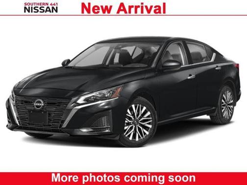 Black 2023 Nissan Altima 2.5 SV