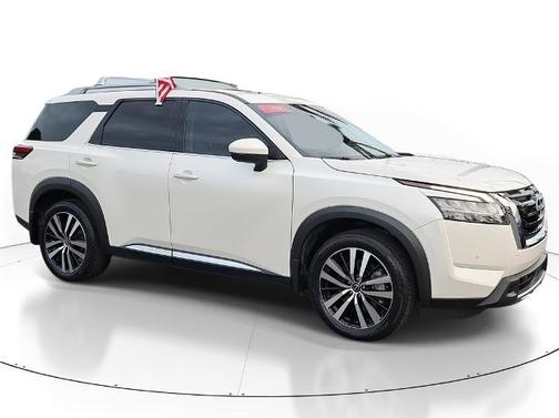 2023 Nissan Pathfinder Platinum