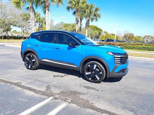 2025 Nissan Kicks SR