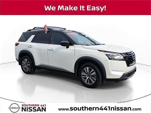 2023 Nissan Pathfinder SL