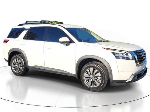 2022 Nissan Pathfinder SV