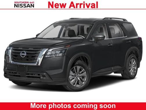 Super Black 2025 Nissan Pathfinder SV