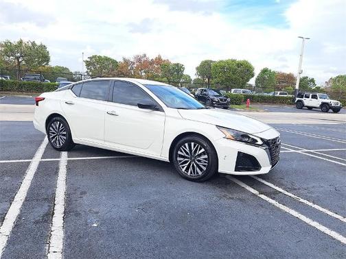 2025 Nissan Altima SV