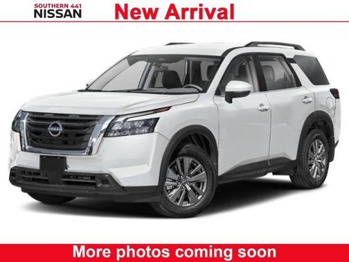 2025 Nissan Pathfinder SV