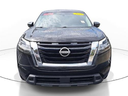 2022 Nissan Pathfinder S