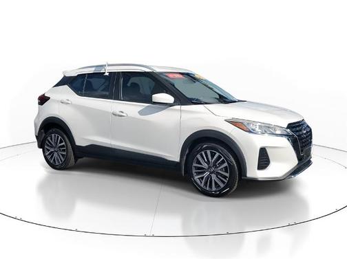 2022 Nissan Kicks SV