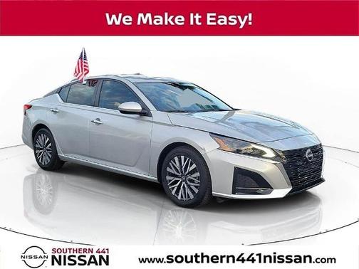 Brilliant Silver Metallic 2023 Nissan Altima 2.5 SV