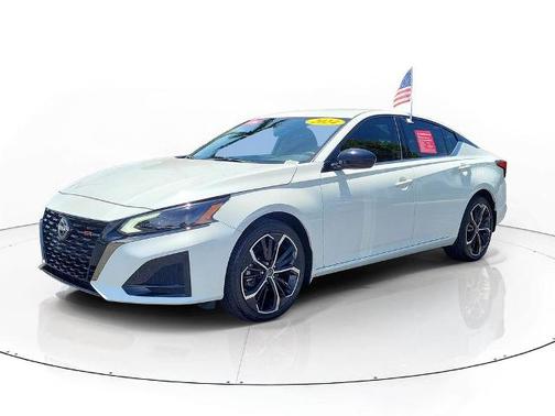 White 2024 Nissan Altima 2.5 SR