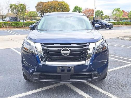 2024 Nissan Pathfinder SV