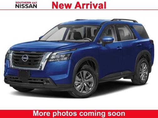2024 Nissan Pathfinder SV