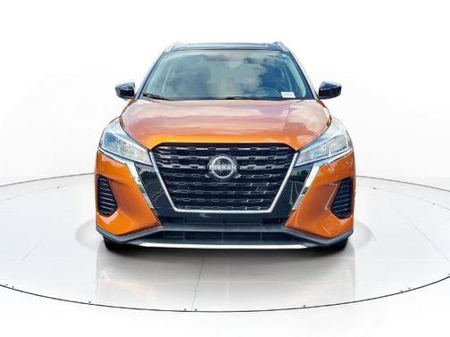 Monarch Orange / Super Black 2023 Nissan Kicks SV