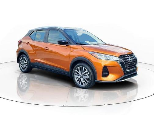 Monarch Orange / Super Black 2023 Nissan Kicks SV