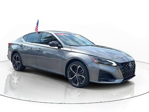 Gun Metallic 2024 Nissan Altima 2.5 SR