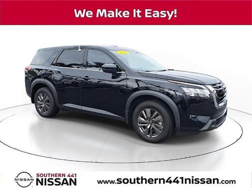 2022 Nissan Pathfinder S